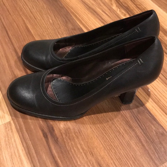 Naturalized black heels with contrast stitching 7M - Picture 4 of 4